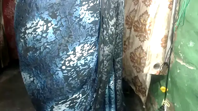 Snapshot of DearKimmi chatting on February 25, 2025, 7:03 pm DearKimmi online show from February 25, 2025, 7:03 pm