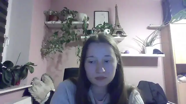 LindaPretty online show from October 14, 2025, 8:09 pm