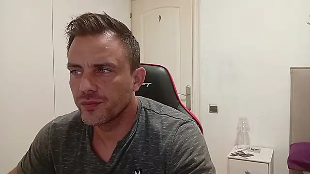 Captianamericablue online show from September 8, 2025, 8:41 pm