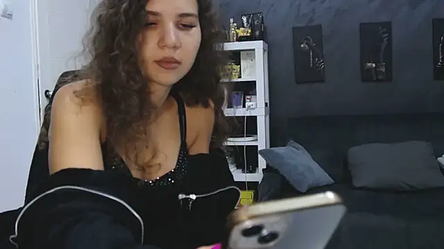 Snapshot of bigbuttjeny chatting on September 21, 2025, 10:55 pm bigbuttjeny online show from September 21, 2025, 10:55 pm