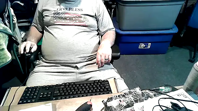 Snapshot of georgew62 chatting on September 13, 2025, 3:17 am georgew62 online show from September 13, 2025, 3:17 am