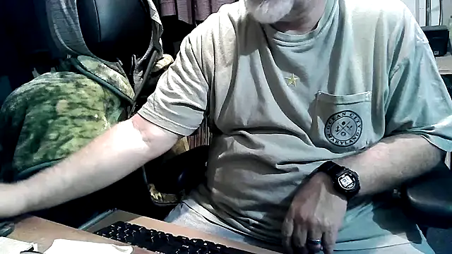 Snapshot of georgew62 chatting on September 20, 2025, 5:30 am georgew62 online show from September 20, 2025, 5:30 am