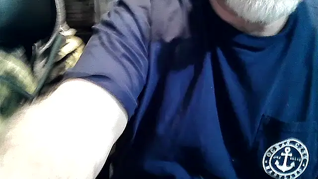 Snapshot of georgew62 chatting on September 23, 2025, 2:58 am georgew62 online show from September 23, 2025, 2:58 am