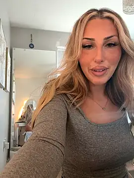 HeidiMae online show from October 27, 2025, 2:21 pm