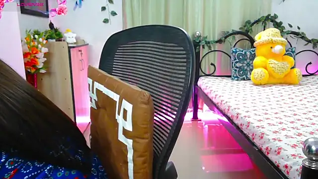 Snapshot of WildDimpi_0 chatting on October 22, 2025, 6:40 pm WildDimpi 0 online show from October 22, 2025, 6:40 pm