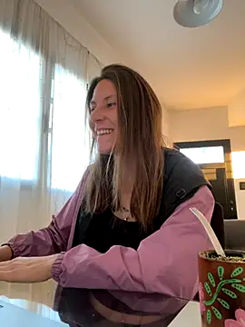 misspiecitos online show from September 28, 2025, 9:53 pm