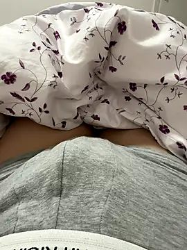 Snapshot of JJ_131 chatting on September 8, 2025, 5:12 pm JJ 131 online show from September 8, 2025, 5:12 pm