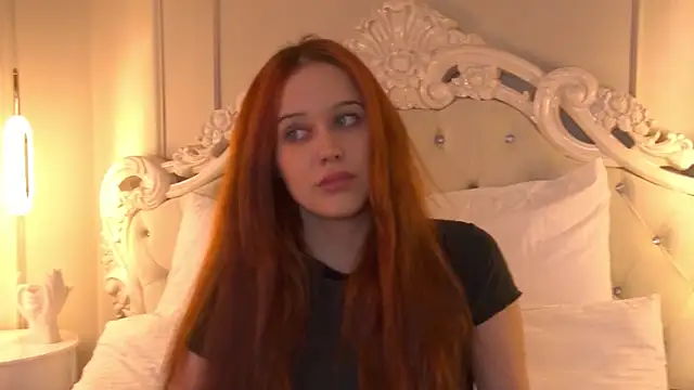 Snapshot of AnnaVelisse chatting on September 19, 2025, 8:05 am AnnaVelisse online show from September 19, 2025, 8:05 am