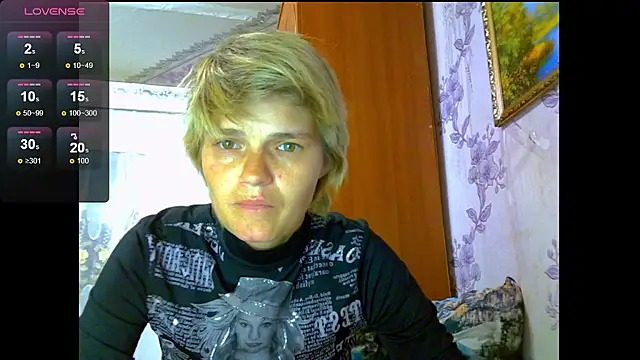 Snapshot of SaraSnow_ chatting on September 22, 2025, 5:37 pm SaraSnow  online show from September 22, 2025, 5:37 pm