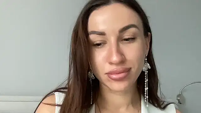 Snapshot of Ilayrisse chatting on November 10, 2025, 10:58 am Ilayrisse online show from November 10, 2025, 10:58 am