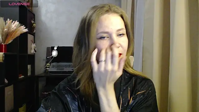 Snapshot of harpermoss chatting on September 8, 2025, 6:29 pm harpermoss online show from September 8, 2025, 6:29 pm