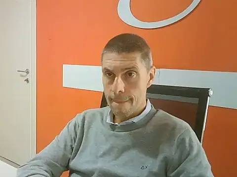 Snapshot of max79ve31 chatting on September 30, 2025, 11:15 am max79ve31 online show from September 30, 2025, 11:15 am