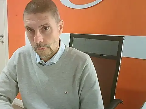 Snapshot of max79ve31 chatting on October 8, 2025, 11:52 am max79ve31 online show from October 8, 2025, 11:52 am