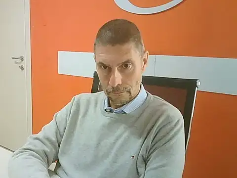 Snapshot of max79ve31 chatting on October 9, 2025, 11:19 am max79ve31 online show from October 9, 2025, 11:19 am