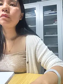 Snapshot of xiaonan- chatting on October 27, 2025, 9:02 am xiaonan- online show from October 27, 2025, 9:02 am