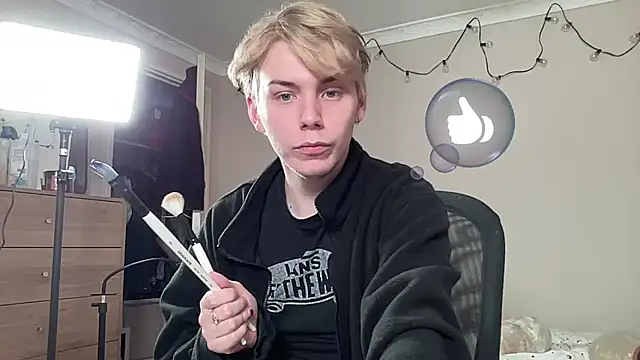 Snapshot of scottishtwink01 chatting on September 22, 2025, 1:18 am scottishtwink01 online show from September 22, 2025, 1:18 am