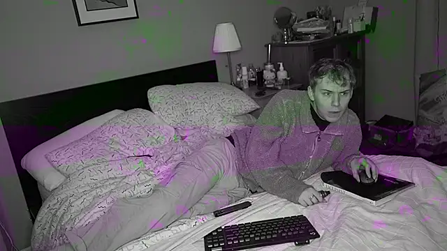 Snapshot of scottishtwink01 chatting on November 7, 2025, 3:12 pm scottishtwink01 online show from November 7, 2025, 3:12 pm