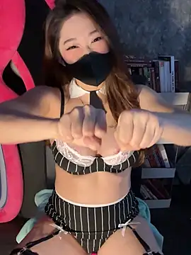 Snapshot of vy_nguyen99 chatting on September 19, 2025, 5:53 am vy nguyen99 online show from September 19, 2025, 5:53 am