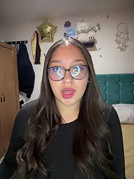 Snapshot of Whiitney_Bloom chatting on September 15, 2025, 2:11 am Whiitney Bloom online show from September 15, 2025, 2:11 am