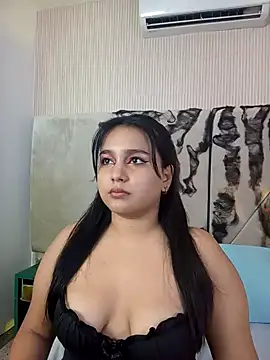 Snapshot of IvannaaVega chatting on October 19, 2025, 5:08 am IvannaaVega online show from October 19, 2025, 5:08 am