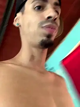 Snapshot of Alexx_1214 chatting on September 23, 2025, 11:02 am Alexx 1214 online show from September 23, 2025, 11:02 am