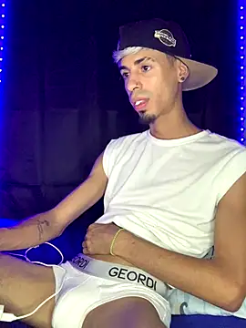 Snapshot of Alexx_1214 chatting on October 9, 2025, 11:47 pm Alexx 1214 online show from October 9, 2025, 11:47 pm