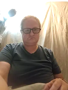 Snapshot of lindamarie_ chatting on September 26, 2025, 5:39 pm lindamarie  online show from September 26, 2025, 5:39 pm