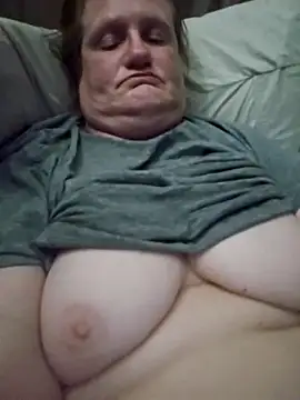 Snapshot of lindamarie_ chatting on November 1, 2025, 4:31 pm lindamarie  online show from November 1, 2025, 4:31 pm