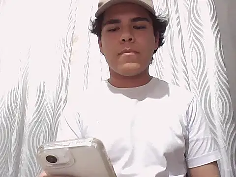 Snapshot of kjesusd12 chatting on October 1, 2025, 9:21 pm kjesusd12 online show from October 1, 2025, 9:21 pm