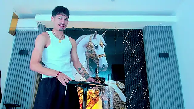 Snapshot of Iam_Steven chatting on October 17, 2025, 12:52 pm Iam Steven online show from October 17, 2025, 12:52 pm