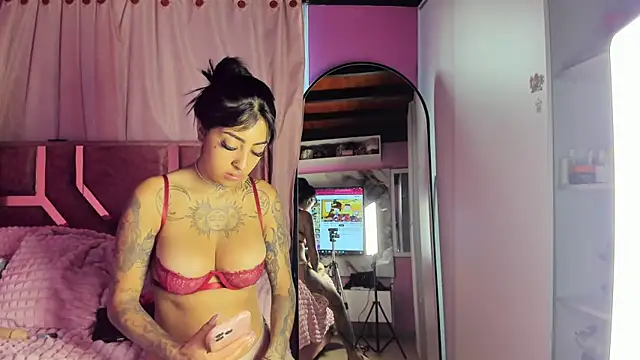 Snapshot of Missmoonstar chatting on November 5, 2025, 4:18 pm Missmoonstar online show from November 5, 2025, 4:18 pm