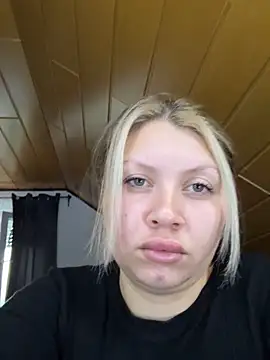 Snapshot of Juliane_Deutschland chatting on October 6, 2025, 1:08 pm Juliane Deutschland online show from October 6, 2025, 1:08 pm