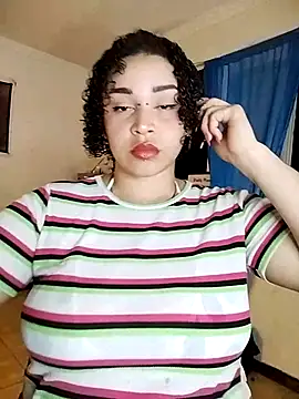 Snapshot of Julie_wallace chatting on October 28, 2025, 3:58 pm Julie wallace online show from October 28, 2025, 3:58 pm