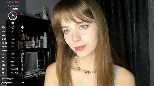Snapshot of YourLittleElfie chatting on September 24, 2025, 3:26 pm YourLittleElfie online show from September 24, 2025, 3:26 pm