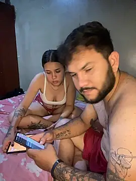 Snapshot of coupleyys chatting on October 29, 2025, 2:03 am coupleyys online show from October 29, 2025, 2:03 am