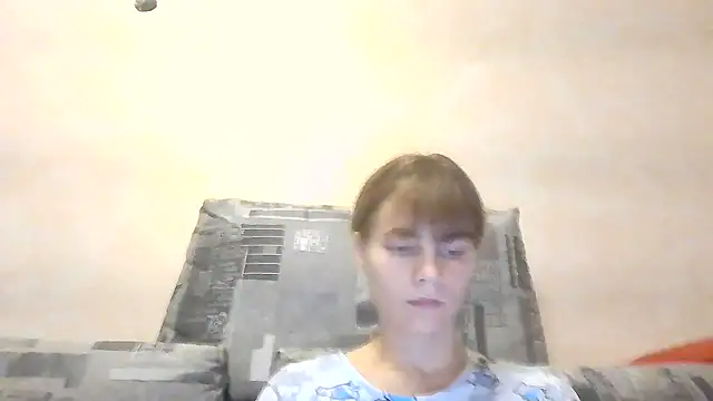 Snapshot of Loriven chatting on October 5, 2025, 6:28 pm Loriven online show from October 5, 2025, 6:28 pm