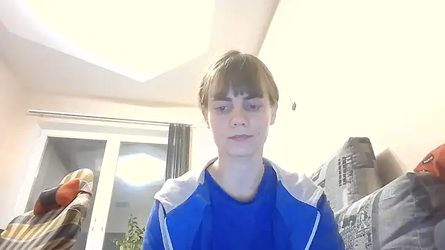 Snapshot of Loriven chatting on October 22, 2025, 7:24 pm Loriven online show from October 22, 2025, 7:24 pm