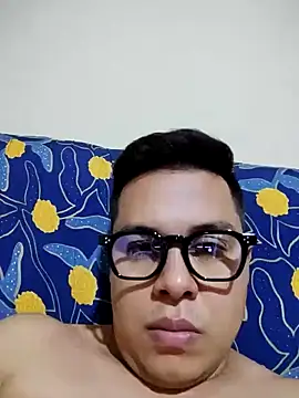 Snapshot of Ed_jsa chatting on October 13, 2025, 1:05 am Ed jsa online show from October 13, 2025, 1:05 am