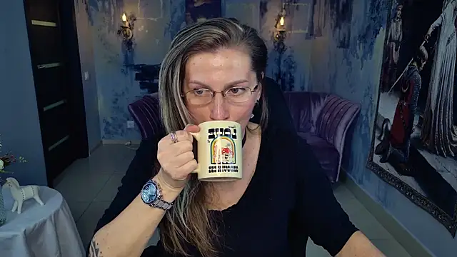 Snapshot of UmaSpace chatting on September 13, 2025, 1:44 pm UmaSpace online show from September 13, 2025, 1:44 pm