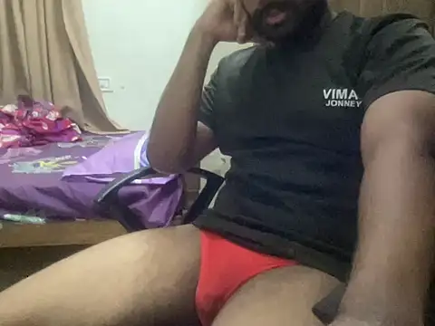 Snapshot of johny_lovee chatting on October 19, 2025, 10:32 pm johny lovee online show from October 19, 2025, 10:32 pm