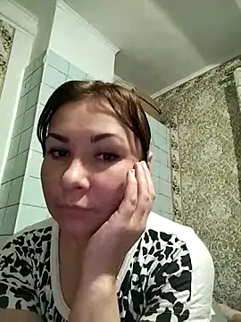 Snapshot of Mia24Blove chatting on October 13, 2025, 4:29 pm Mia24Blove online show from October 13, 2025, 4:29 pm