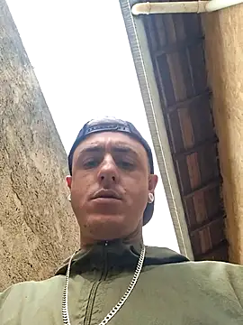 Snapshot of Bottz777 chatting on October 9, 2025, 3:54 pm Bottz777 online show from October 9, 2025, 3:54 pm