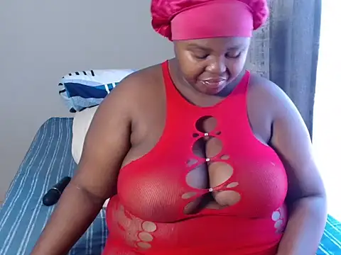 Snapshot of BustyKinkyZA chatting on October 2, 2025, 7:48 am BustyKinkyZA online show from October 2, 2025, 7:48 am