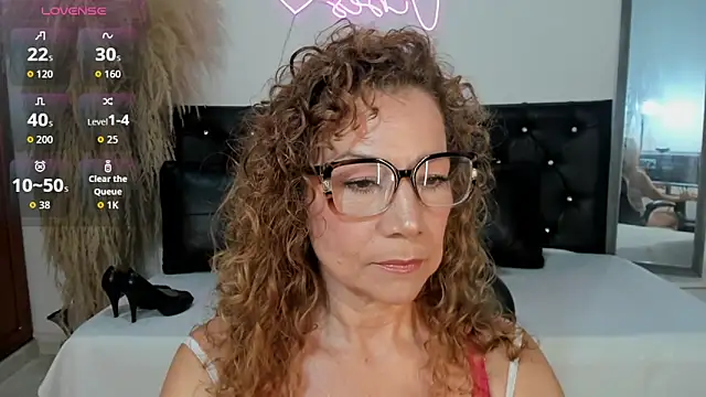 Snapshot of Jademommy_ chatting on October 6, 2025, 3:53 pm Jademommy online show from October 6, 2025, 3:53 pm