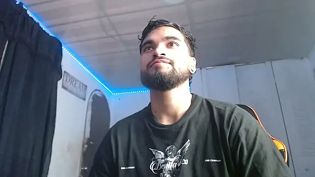 Snapshot of Chrys_harris77 chatting on October 3, 2025, 9:45 pm Chrys harris77 online show from October 3, 2025, 9:45 pm