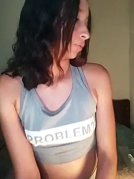 Snapshot of Vale_stone_ chatting on October 18, 2025, 5:10 am Vale stone  online show from October 18, 2025, 5:10 am