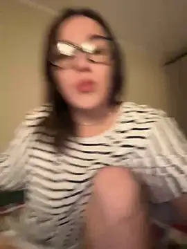 DeliceMaya online show from September 26, 2025, 2:21 pm