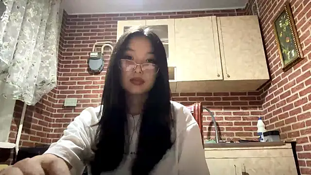 Snapshot of EmmaLeexth chatting on October 3, 2025, 1:19 pm EmmaLeexth online show from October 3, 2025, 1:19 pm