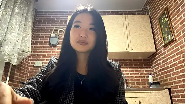 Snapshot of EmmaLeexth chatting on October 30, 2025, 12:28 pm EmmaLeexth online show from October 30, 2025, 12:28 pm