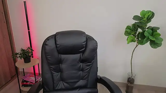 Snapshot of amyross_s1 chatting on October 12, 2025, 8:08 pm amyross s1 online show from October 12, 2025, 8:08 pm